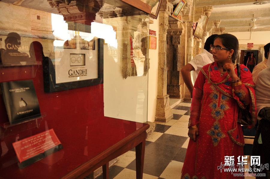 “甘地眼鏡”在印度烏代布爾展出 圖 (國際)(3)“甘地眼鏡”在印度烏代布爾展出