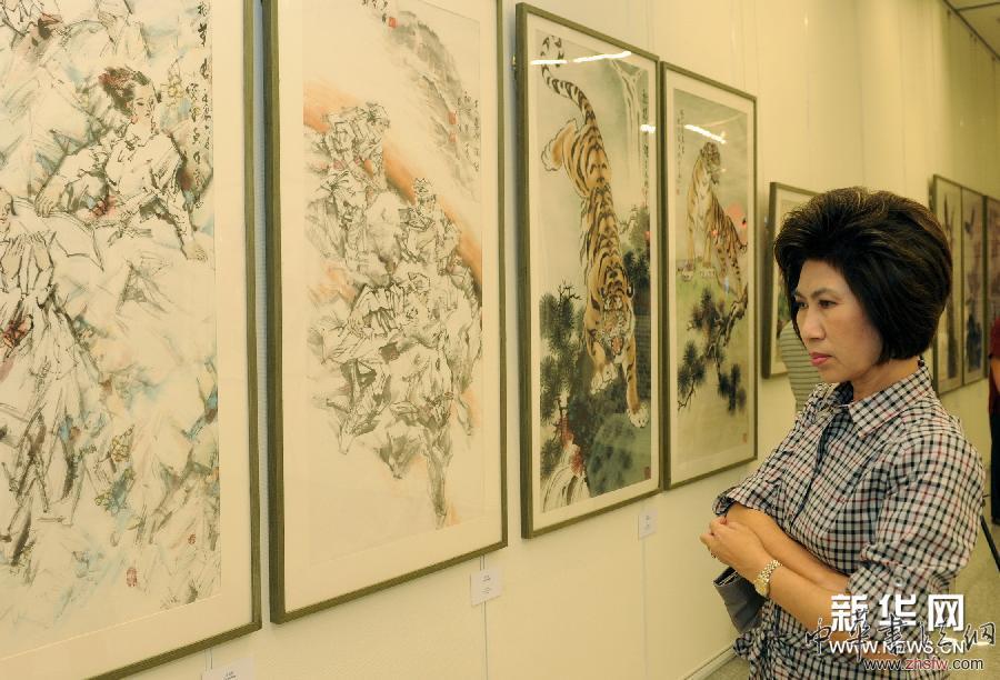 曼谷舉辦中國(guó)當(dāng)代書畫名家藝術(shù)精品展 圖 (XHDW)(1)曼谷舉辦中國(guó)當(dāng)代書畫名家藝術(shù)精品展