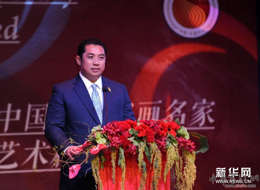 曼谷舉辦中國(guó)當(dāng)代書畫名家藝術(shù)精品展 圖 (XHDW)(3)曼谷舉辦中國(guó)當(dāng)代書畫名家藝術(shù)精品展