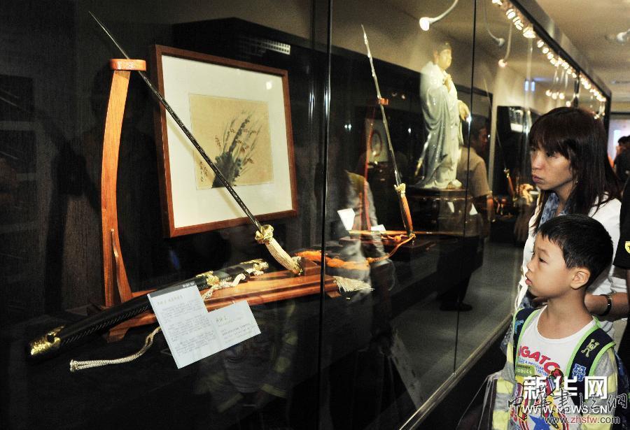 “鑄劍大師”陳天陽刀劍創(chuàng)作紀(jì)念展在臺(tái)舉辦 圖