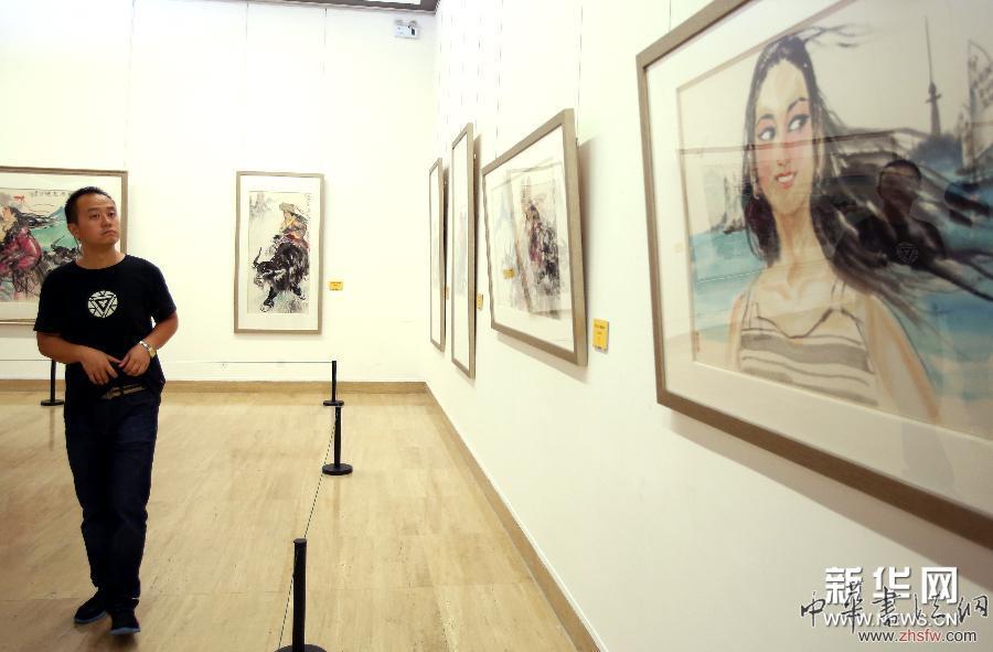 （晚報）（2）《生活之美：周波藝術展》在京開幕