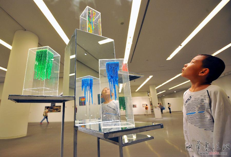 天津藝術青年展現(xiàn)“夢想與未來” 圖