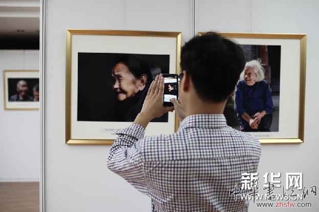 （文化）（1）百歲老人攝影展在京舉行