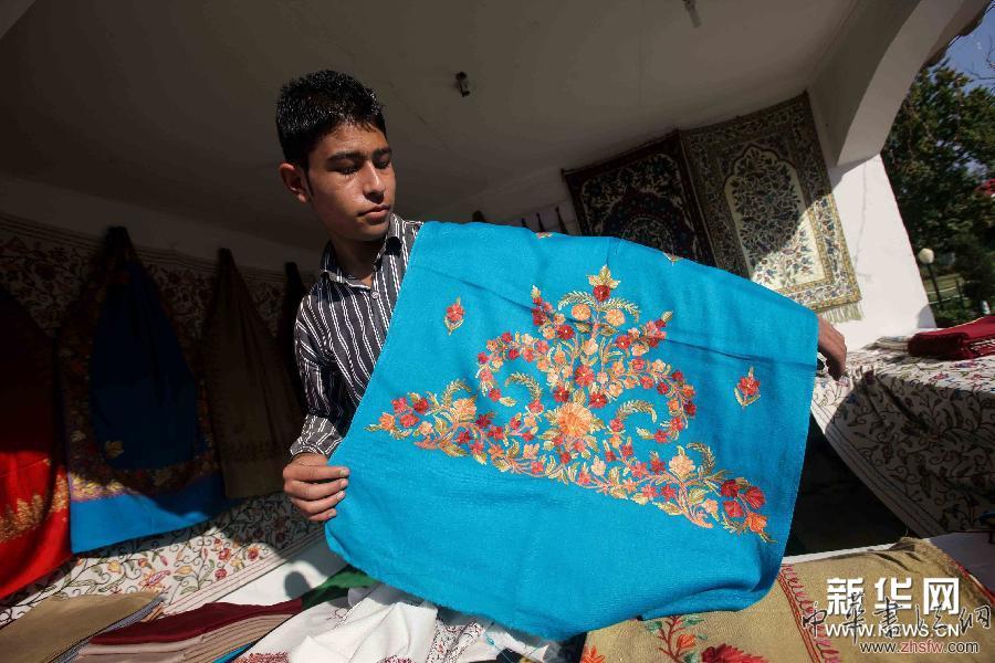 （國際）（1）印控克什米爾舉辦手工織物展