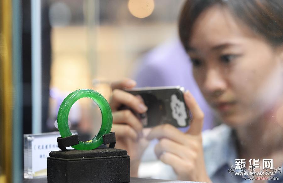 2013上海國(guó)際珠寶展開(kāi)幕 圖