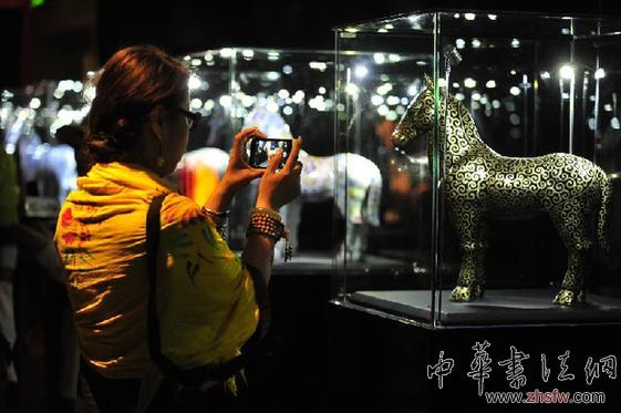 （晚報(bào)）（2）&ldquo;盛世幸運(yùn)馬&rdquo;郭峰現(xiàn)代陶瓷藝術(shù)展在京開展