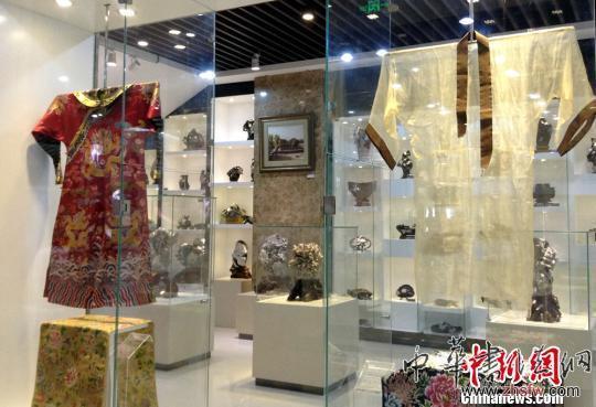 湖南工藝美術(shù)館新館開(kāi)幕“素紗禪衣”復(fù)制品亮相