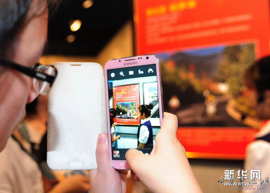 （晚報）（4）&ldquo;八閩共筑中國夢&rdquo;大型圖片展開展式暨同名畫冊首發(fā)式在福州舉行