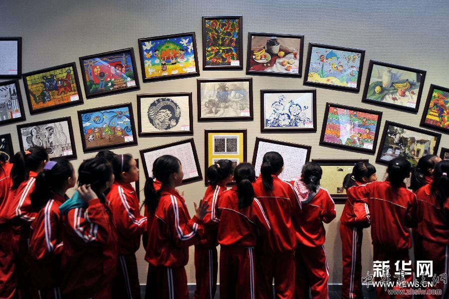 （晚報(bào)）（2）山西省中小學(xué)&ldquo;我的中國(guó)夢(mèng)&rdquo;主題系列書畫、手工制作大賽作品展開幕