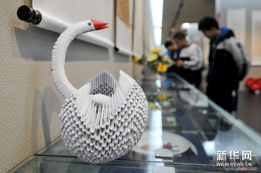 （晚報(bào)）（3）山西省中小學(xué)&ldquo;我的中國(guó)夢(mèng)&rdquo;主題系列書畫、手工制作大賽作品展開幕