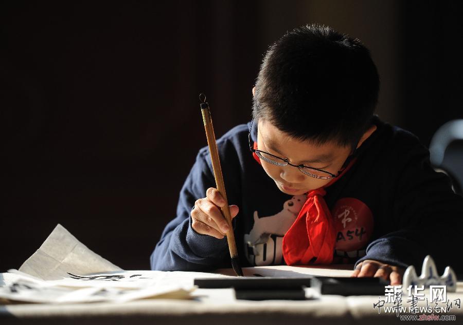 （社會）（1）中小學(xué)生書法大賽作品展在京舉行