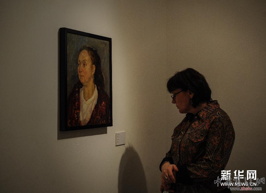 （新華網(wǎng)）（2）畫家潘義奎在莫斯科舉行個(gè)展