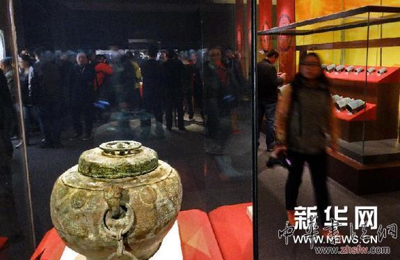 （晚報）（1）楚風(fēng)漢韻&mdash;&mdash;南陽文物展在京開幕