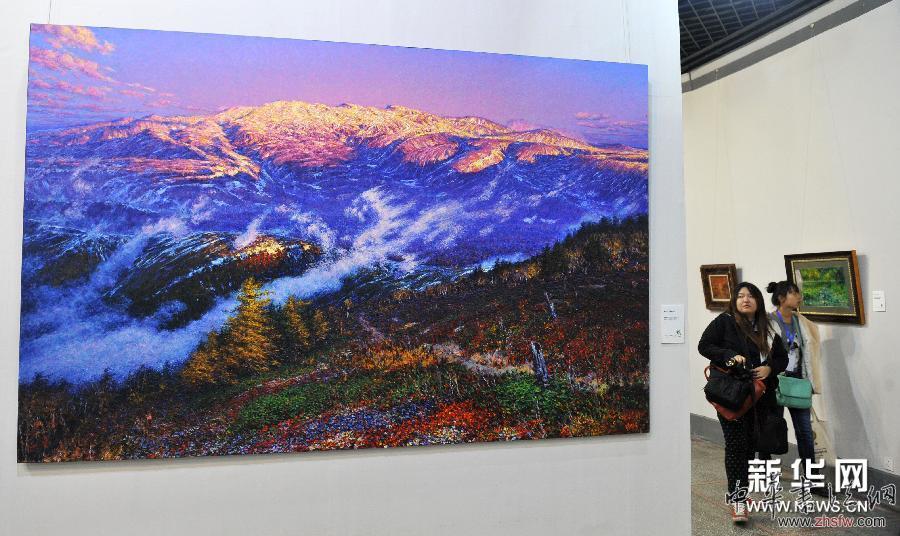 （文化）（1）朝鮮藝術(shù)家美術(shù)精品展在昆明舉行