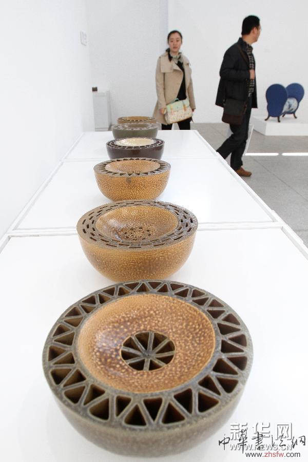 中國(guó)當(dāng)代陶瓷藝術(shù)展在江蘇南通開幕 圖 中國(guó)當(dāng)代陶瓷藝術(shù)展在江蘇南通開幕 圖