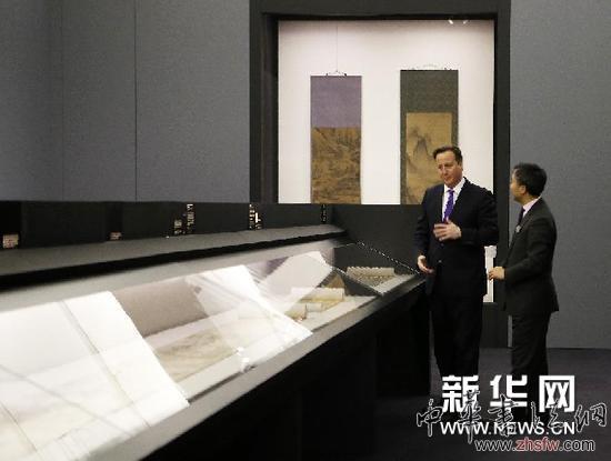 （國際）（2）英國首相卡梅倫參觀&ldquo;700-1900：中國古代繪畫名品特展&rdquo;