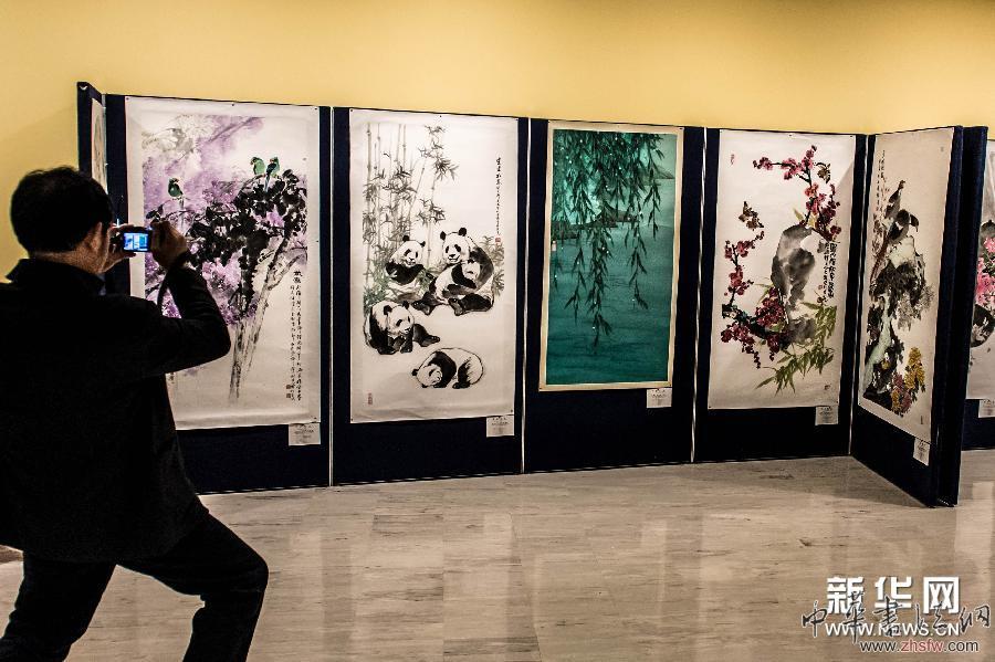 （國際）（1）中國花鳥畫作品在紐約聯(lián)合國總部展出