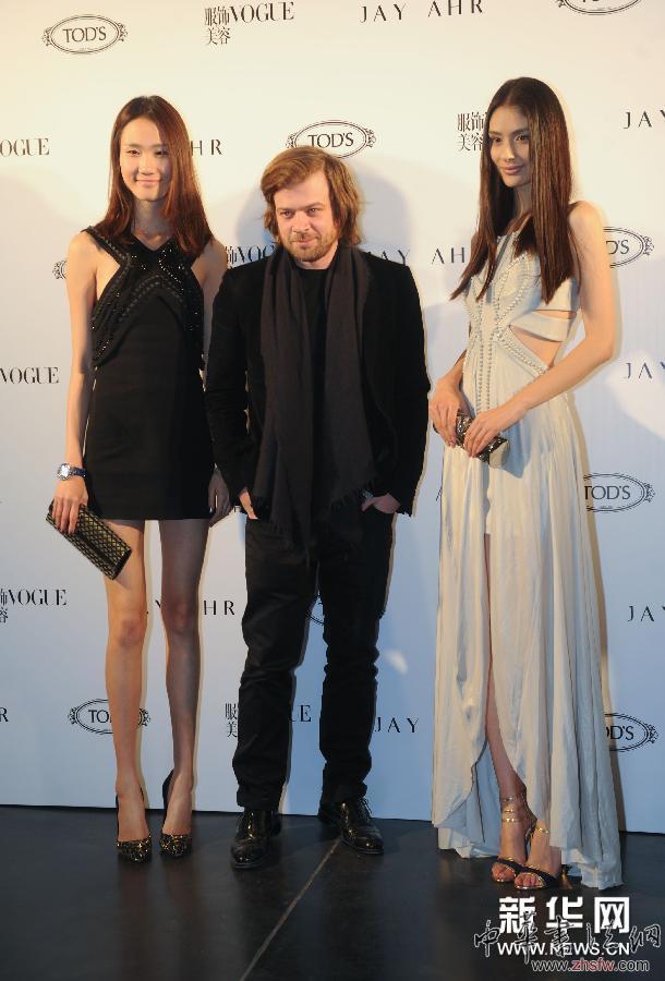 （晚報）（4）法國藝術家創(chuàng)新刺繡藝術品在京展出