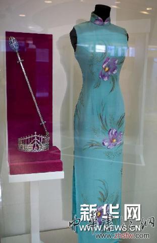 （晚報）（1）&ldquo;百年時尚：香港長衫故事&rdquo;展在港舉行