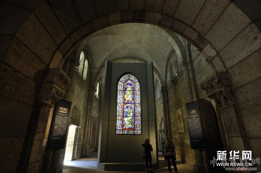 （晚報(bào)）（2）古典彩繪玻璃藝術(shù)展在紐約舉行