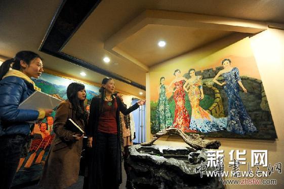 （晚報）（1）旅法油畫家王俊英《靜女》主題油畫展亮相長沙