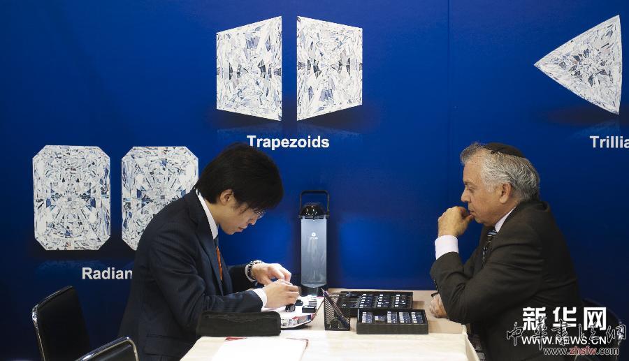 （經(jīng)濟）（2）香港國際鉆石、寶石及珍珠展開幕