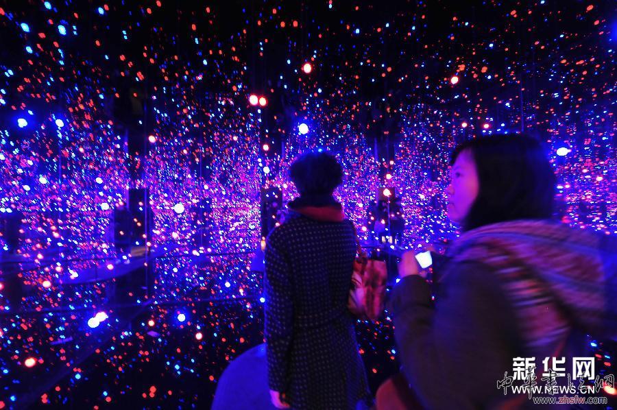 草間彌生《我的一個(gè)夢(mèng)》上海個(gè)展接近尾聲 圖 (晚報(bào))(1)草間彌生《我的一個(gè)夢(mèng)》上海個(gè)展接近尾聲