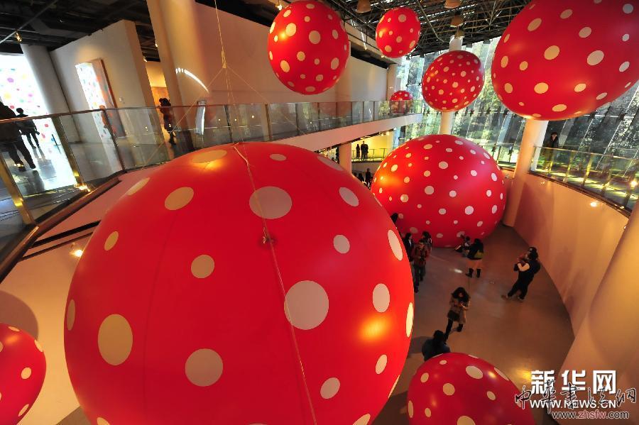 草間彌生《我的一個(gè)夢(mèng)》上海個(gè)展接近尾聲 圖 (晚報(bào))(4)草間彌生《我的一個(gè)夢(mèng)》上海個(gè)展接近尾聲