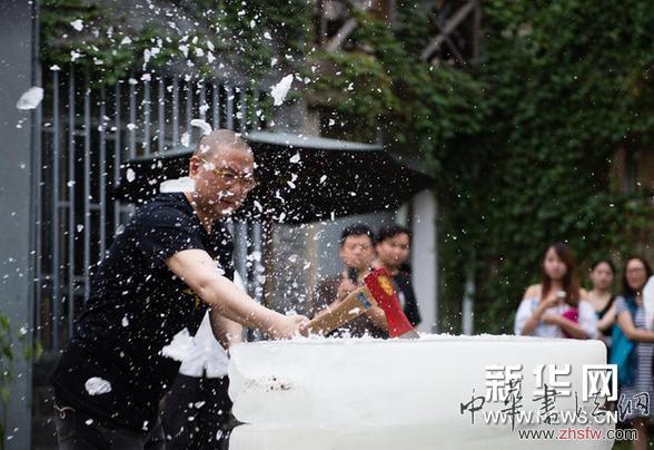 （晚報(bào)）（1）南京舉辦&ldquo;靈魂之軀&rdquo;藝術(shù)展