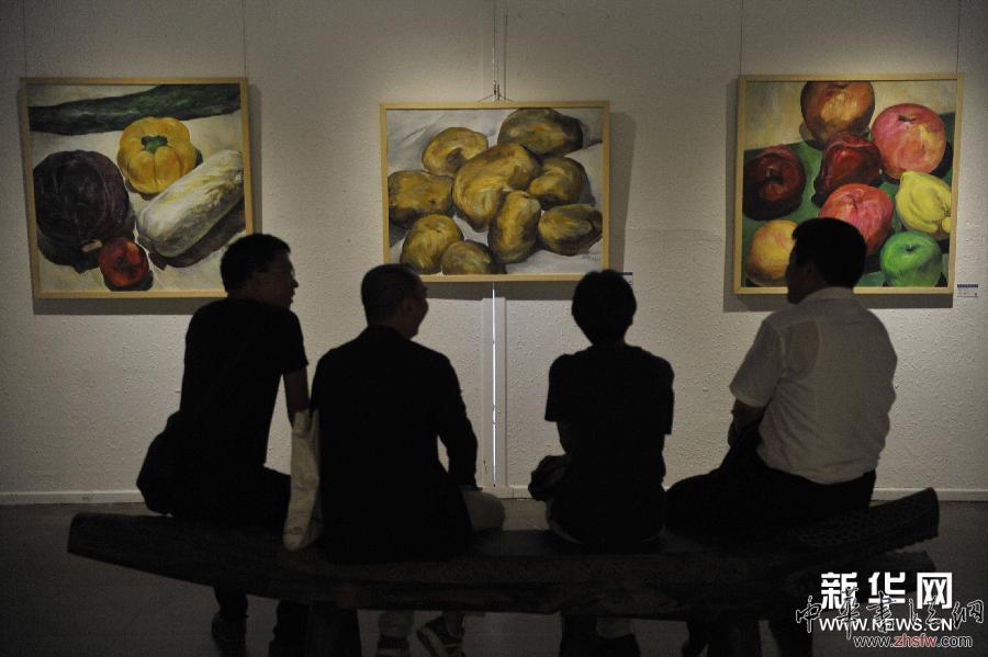 第一屆后真實(shí)主義藝術(shù)展亮相燕郊 圖 (晚報(bào))(1)第一屆后真實(shí)主義藝術(shù)展亮相燕郊