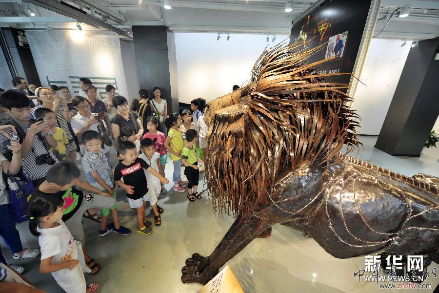 杭州舉辦廢舊零件環(huán)保雕塑展 圖 杭州舉辦廢舊零件環(huán)保雕塑展 圖