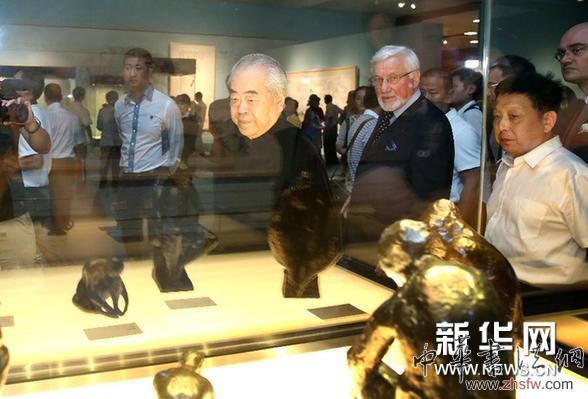 （文化）（2）《守成與騰飛&mdash;&mdash;卡爾多雕塑與范曾繪畫(huà)聯(lián)展》在京開(kāi)幕