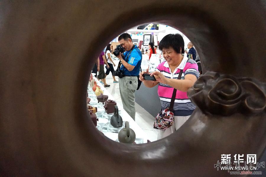 （晚報）（2）陶博會上人氣旺