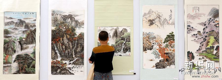 （新華網(wǎng)）（2）畫(huà)筆丹青迎國(guó)慶