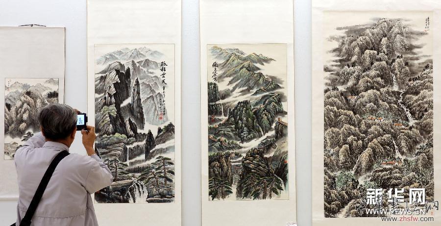 （新華網(wǎng)）（3）畫(huà)筆丹青迎國(guó)慶