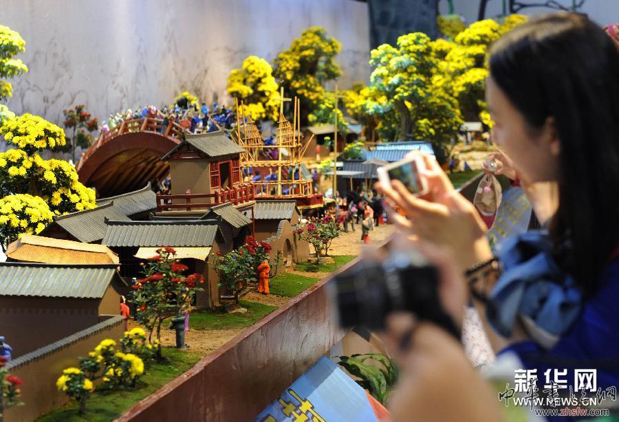 （晚報(bào)）（2）青島：菊花&ldquo;繪&rdquo;就清明上河圖