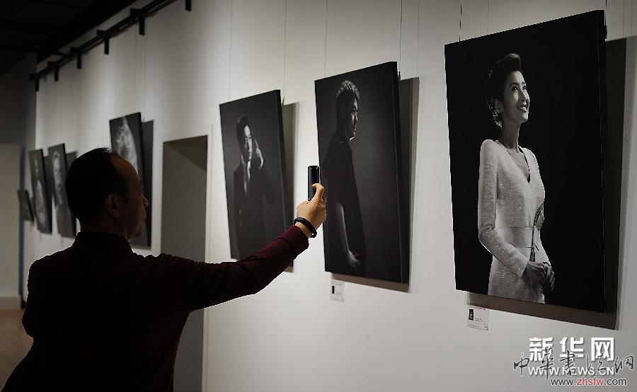 （文化）（2）&ldquo;鏡像人生&rdquo;郝遠(yuǎn)征肖像攝影作品展在京舉行