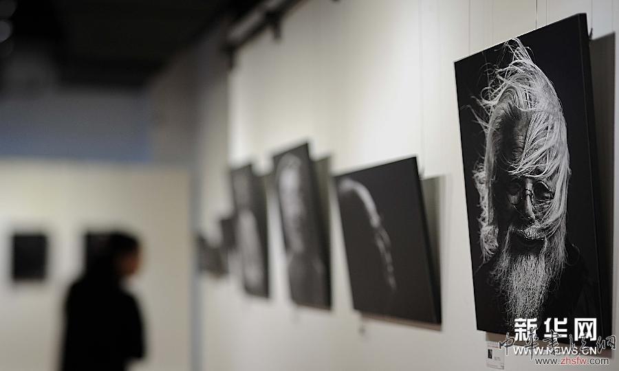 （文化）（3）&ldquo;鏡像人生&rdquo;郝遠(yuǎn)征肖像攝影作品展在京舉行