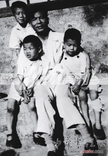 吳冠中留學(xué)巴黎曾反感賣畫 文革時(shí)用糞筐作畫架