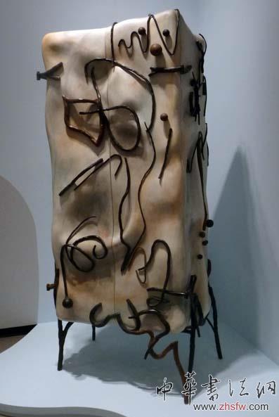 當(dāng)代設(shè)計(jì)，躍動(dòng)年終世界拍場(chǎng)