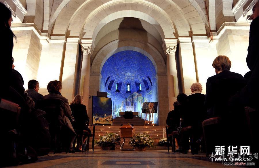 （國(guó)際）（1）著名華裔畫家朱德群在巴黎下葬