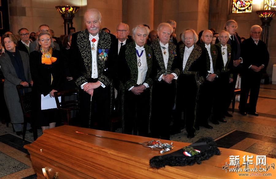 （國(guó)際）（2）著名華裔畫家朱德群在巴黎下葬