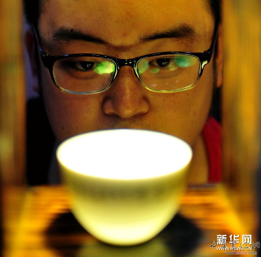 （社會(huì)）（2）300余件當(dāng)代工藝瓷器精品亮相津門