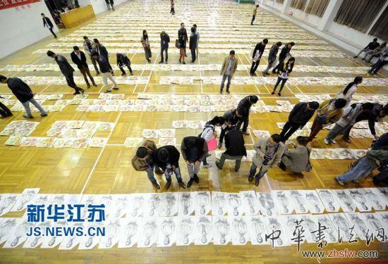 美術(shù)高考震撼模擬閱卷現(xiàn)場 萬份試卷同閱