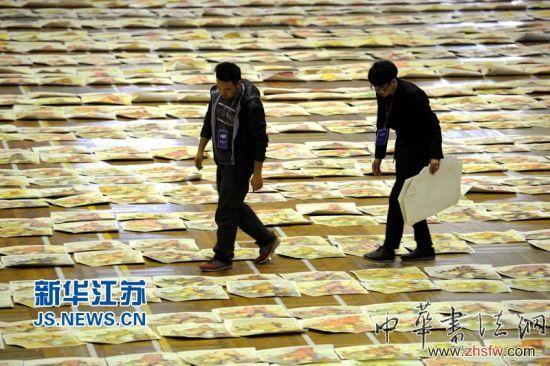 美術(shù)高考震撼模擬閱卷現(xiàn)場 萬份試卷同閱