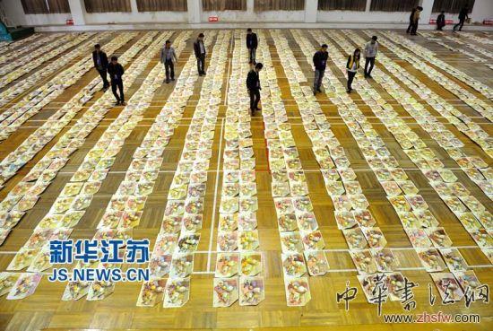 美術高考震撼模擬閱卷現場 萬份試卷同閱 美術高考震撼模擬閱卷現場 萬份試卷同閱