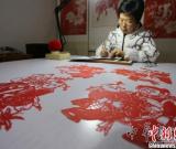 河南民間剪紙年畫迎新年