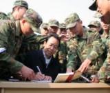 濟(jì)南軍區(qū)某炮兵旅：龐中華先生傳授書法