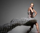日本設(shè)計(jì)師制作氣球禮服(圖)