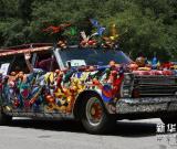 美國休斯敦舉行藝術(shù)車游行